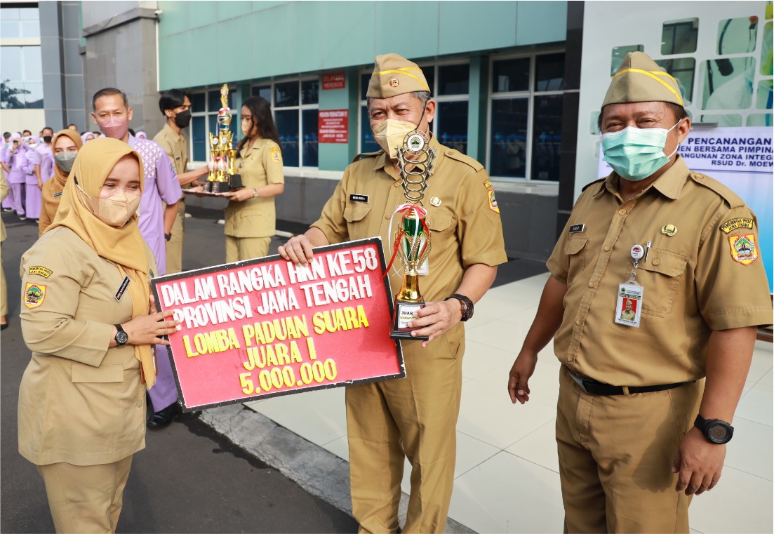 Rsud Dr Moewardi Meraih Juara Paduan Suara Juara Bulu Tangkis