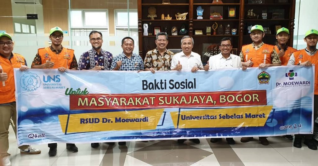 Tim Bantuan Sosial RSUD Dr. Moewardi Bersama Universitas Sebelas Maret