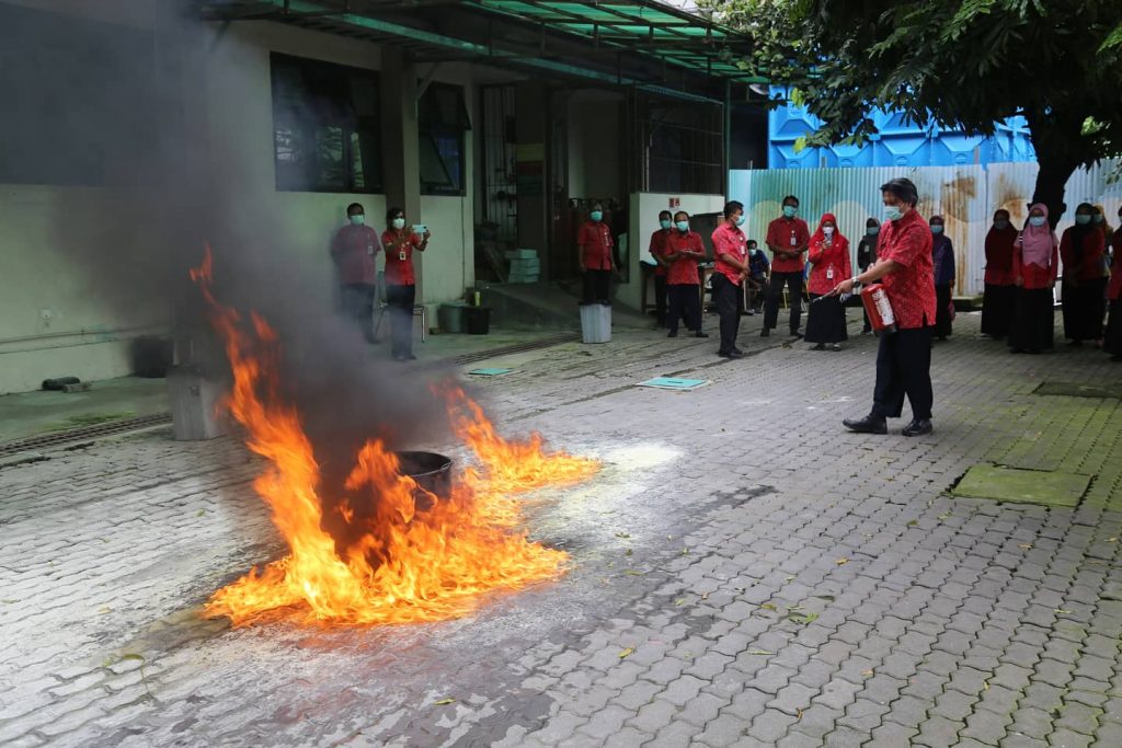 Pelatihan 4 Kemampuan Dasar Bagi Pegawai Instalasi Farmasi RSUD Dr. Moewardi