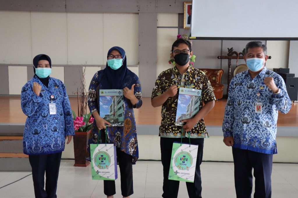 Pelepasan Tenaga Relawan COVID-19 RSUD Dr. Moewardi