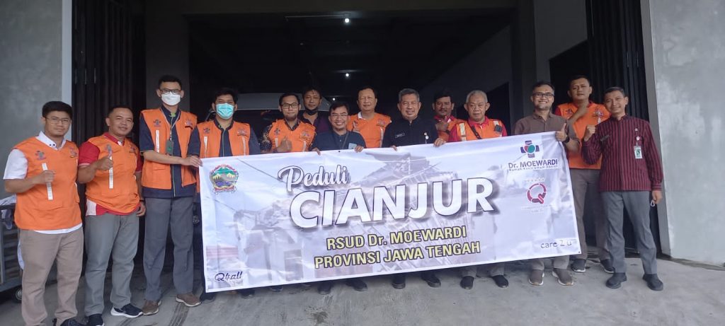 Relawan RSUD Dr. Moewardi dalam Bantuan Kemanusiaan Jawa Tengah Peduli Bencana Gempa Bumi di Prov. Jawa Barat