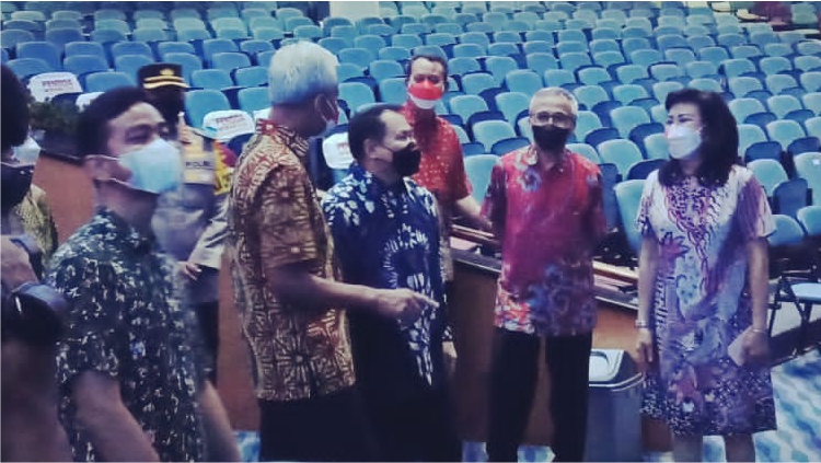 Direktur RSUD Dr. Moewardi Dampingi Gubernur Jawa Tengah Dalam Kunjungan Pantauan Natal di Kota Surakarta