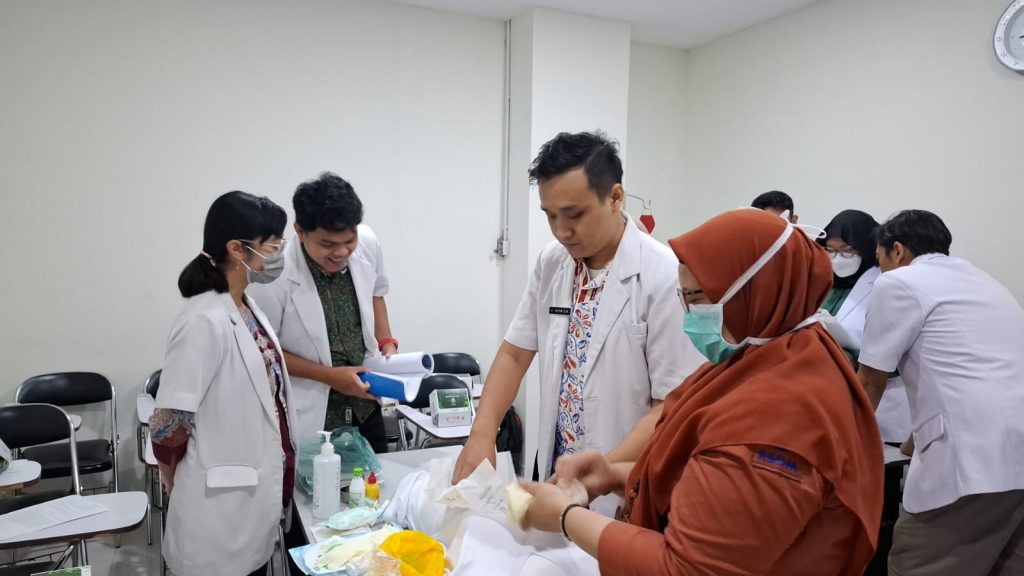 Penutupan Diklat Dialisis bagi Dokter Jaga di Unit Dialisis RSUD Dr. Moewardi