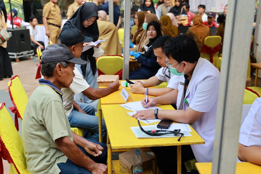 Baksos di Kab. Sragen RSUD Dr. Moewardi Layani Pemeriksaan & Pengobatan Gratis