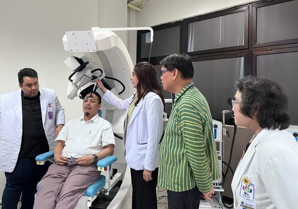 Peresmian Klinik Neurologi RSUD Dr. Moewardi Kenalkan TMS Robotic