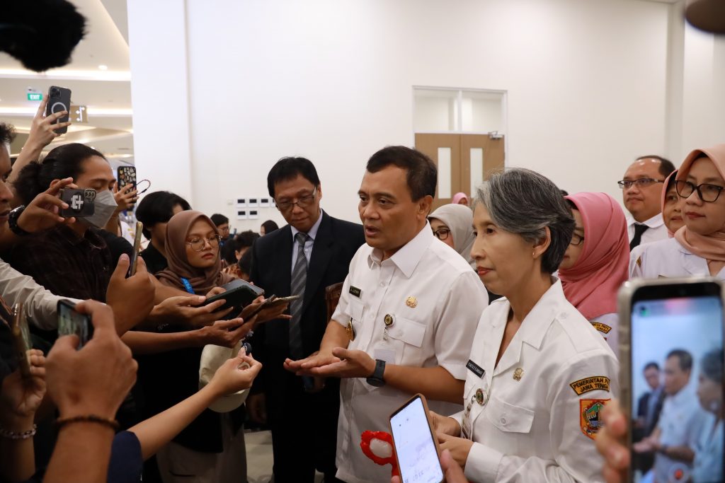 Gubernur Jawa Tengah Luncurkan Speling Melesat, RSUD Dr. Moewardi Hadirkan 3 Dokter Spesialis ke UNDIP