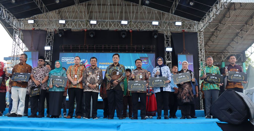 Raih Top 10  IDEA Jateng, Gubernur Jateng Serahkan Penghargaan untuk Inovasi Sukma Stroke Viral