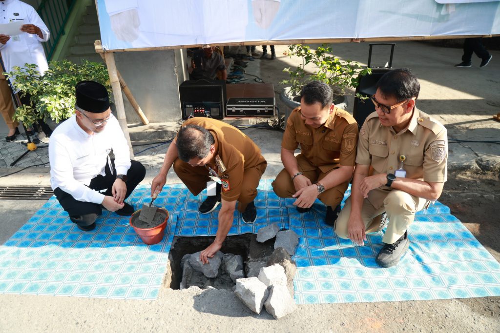 Peletakan Batu Pertama Renovasi Masjid Asy-Syfa Ramah Musafir RSUD Dr. Moewardi
