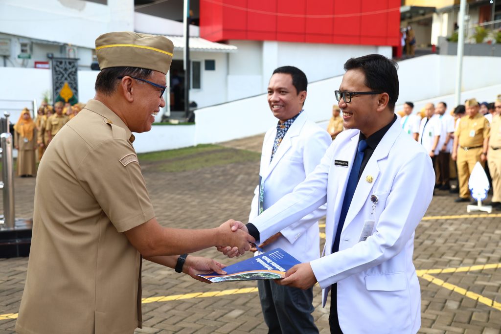 Penyerahan SK Penunjukan Ketua KSM RSUD Dr. Moewardi