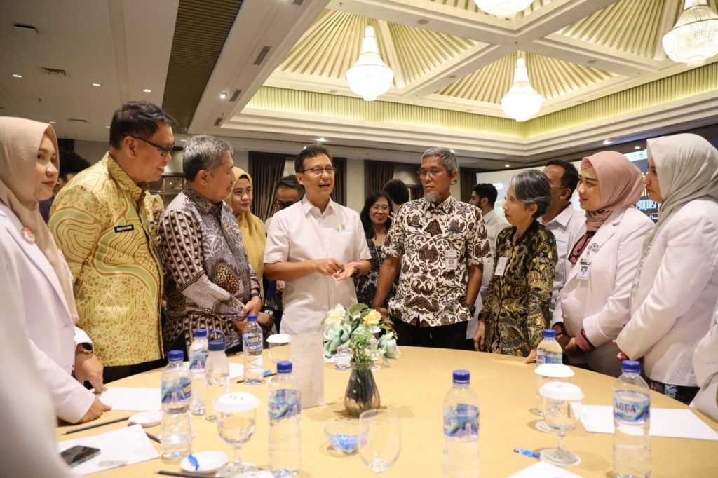 Penandatanganan Perjanjian Kerja Sama Pengampuan Rumah Sakit Pendidikan Penyelenggaran Utama (RS-PPU) RSUD Dr. Moewardi & RSUD Prof. Dr. Margono Soekarjo dengan Universitas Diponegoro