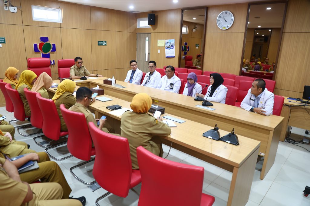 Penyerahan SK Direktur Penunjukan Kepala Instalasi & Kepala Sub Instalasi