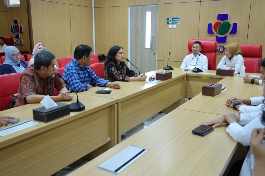 Kunjungan Program Studi Pendidikan Dokter Spesialis Bedah Plastik Rekonstruksi & Estetika Fakultas Kedokteran Universitas Airlangga