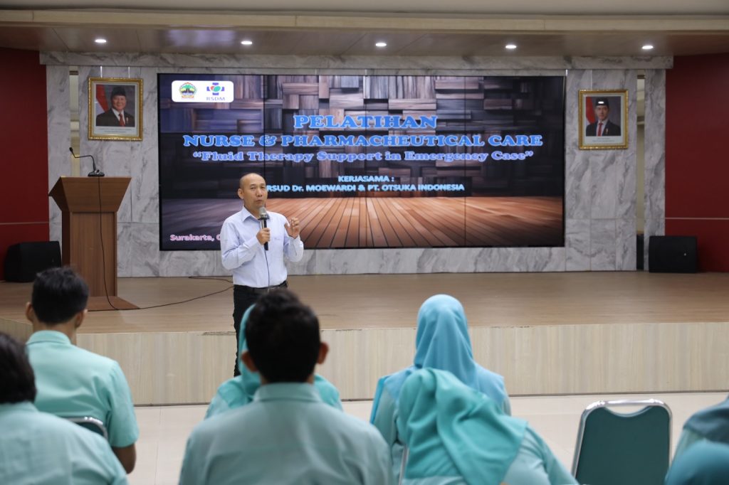 Pelatihan Nurse & Pharmaceutical Care: Fluid Therapy Support in Emergency Case Kerja Sama RSUD Dr. Moewardi & PT Otsuka Indonesia