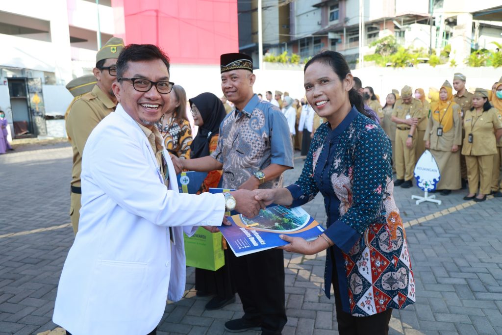 Pelepasan Pegawai Purna Tugas, Penyerahan Penghargaan Pegawai Berintegritas & Berkomitmen Serta Penyambutan Dokter Spesialis Peserta Program Fellowship