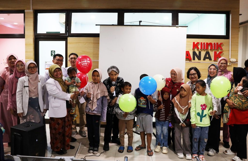 “Hari Anak Nasional” RSUD Dr. Moewardi Hadirkan Talkshow & Bagikan Souvenir